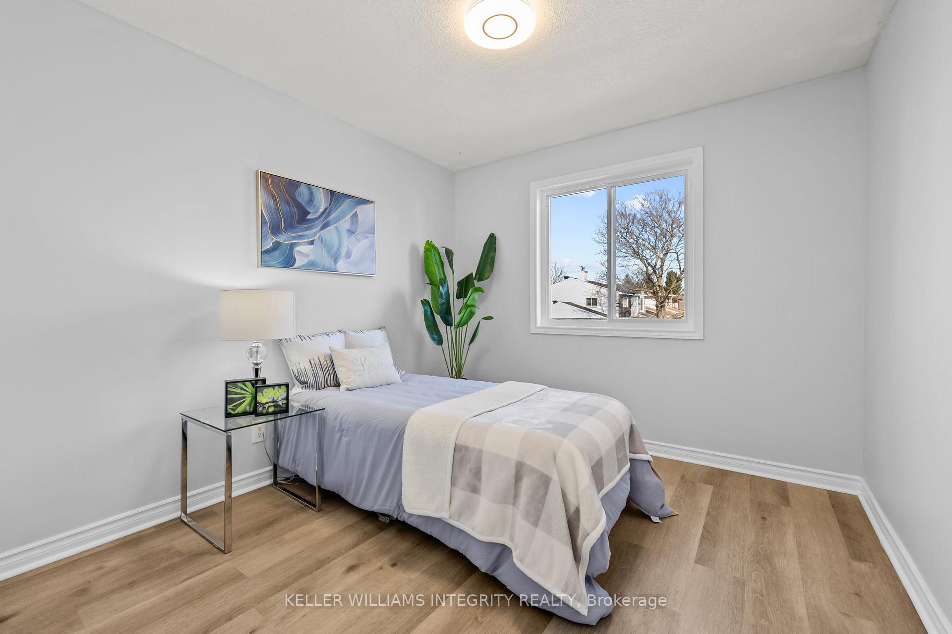 Photo 11 of 11 Willowview Way, Ottawa, Barrhaven - On the Green — HOMEH