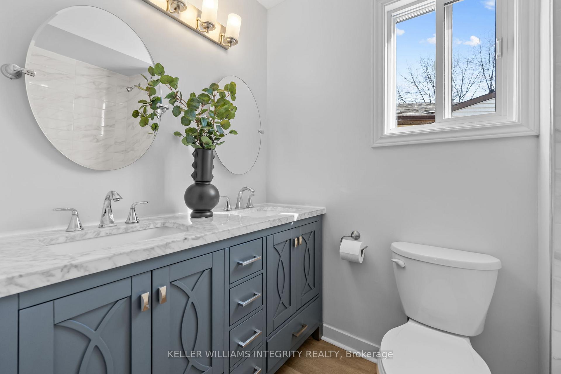 Photo 12 of 11 Willowview Way, Ottawa, Barrhaven - On the Green — HOMEH