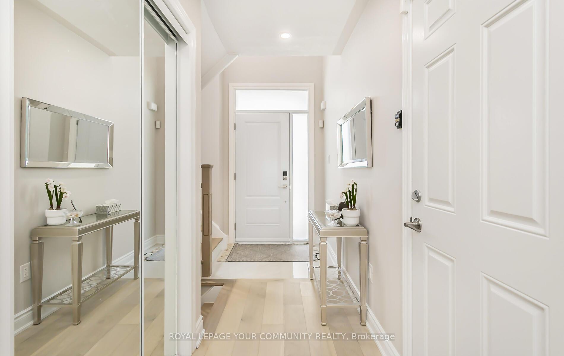 Photo 4 of 76 Beaverbrook Crescent, Vaughan, Rural Vaughan — HOMEH
