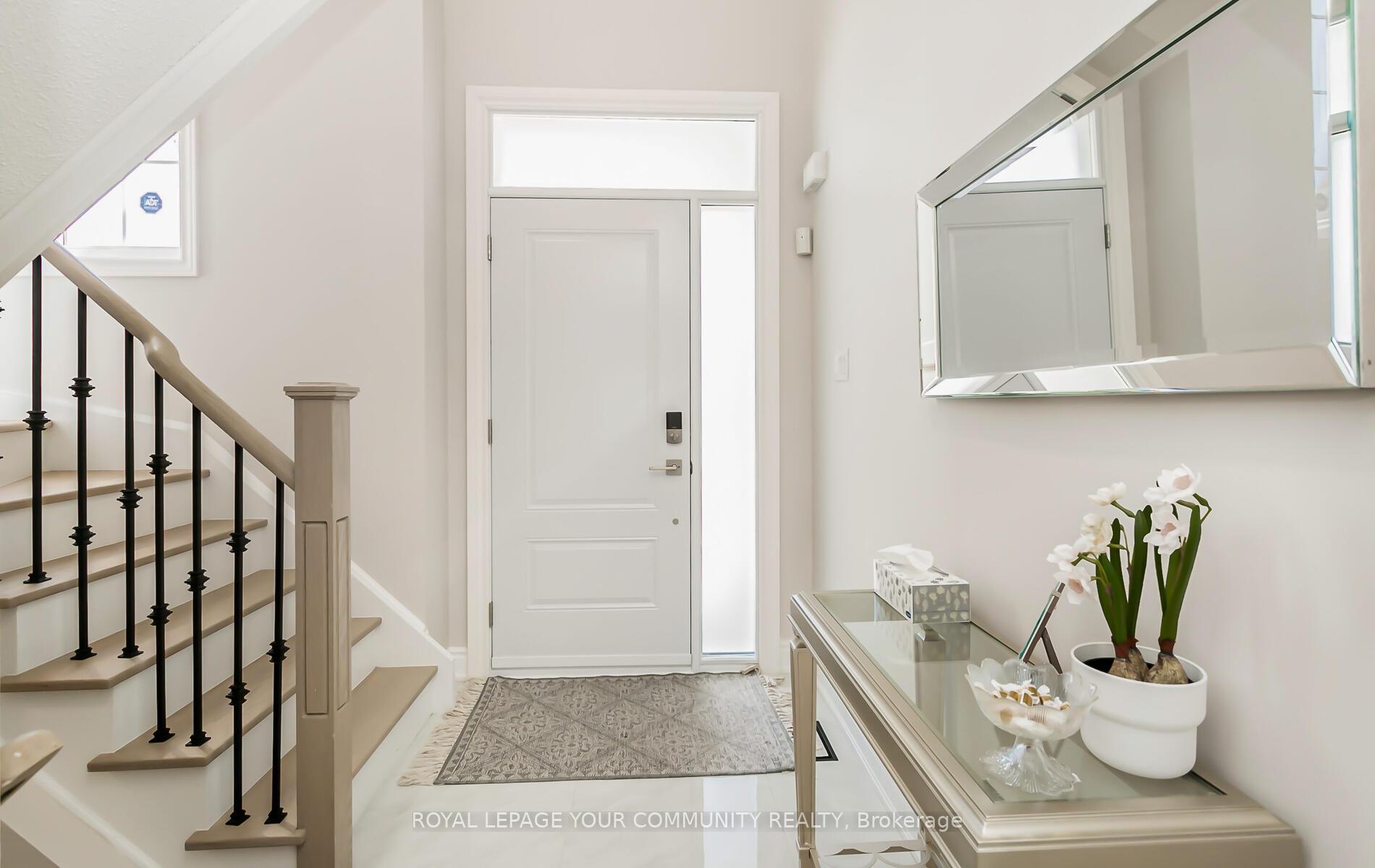 Photo 3 of 76 Beaverbrook Crescent, Vaughan, Rural Vaughan — HOMEH