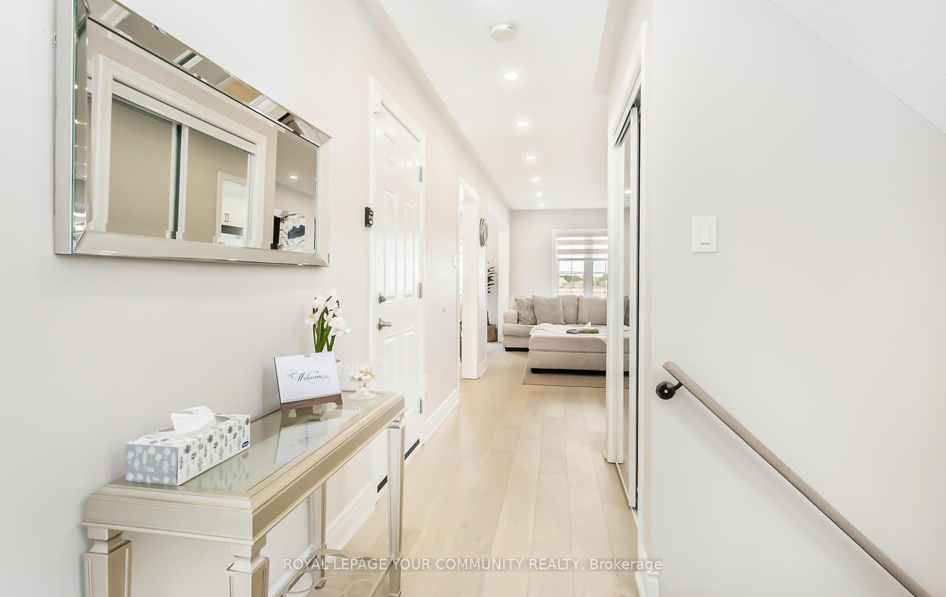 Photo 5 of 76 Beaverbrook Crescent, Vaughan, Rural Vaughan — HOMEH