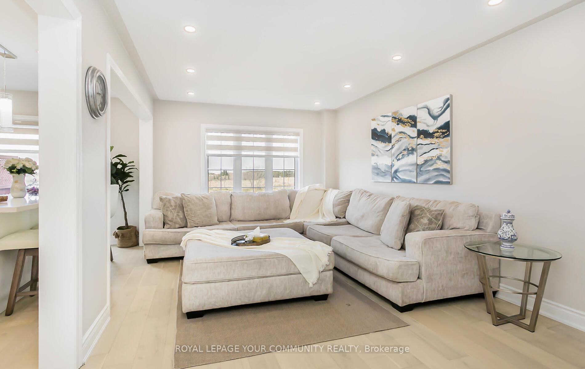 Photo 7 of 76 Beaverbrook Crescent, Vaughan, Rural Vaughan — HOMEH