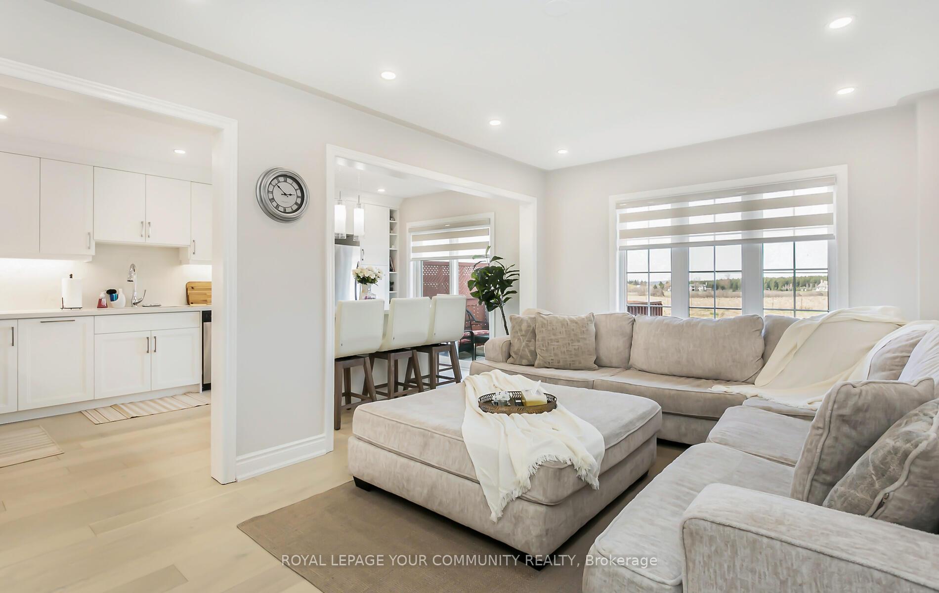 Photo 9 of 76 Beaverbrook Crescent, Vaughan, Rural Vaughan — HOMEH