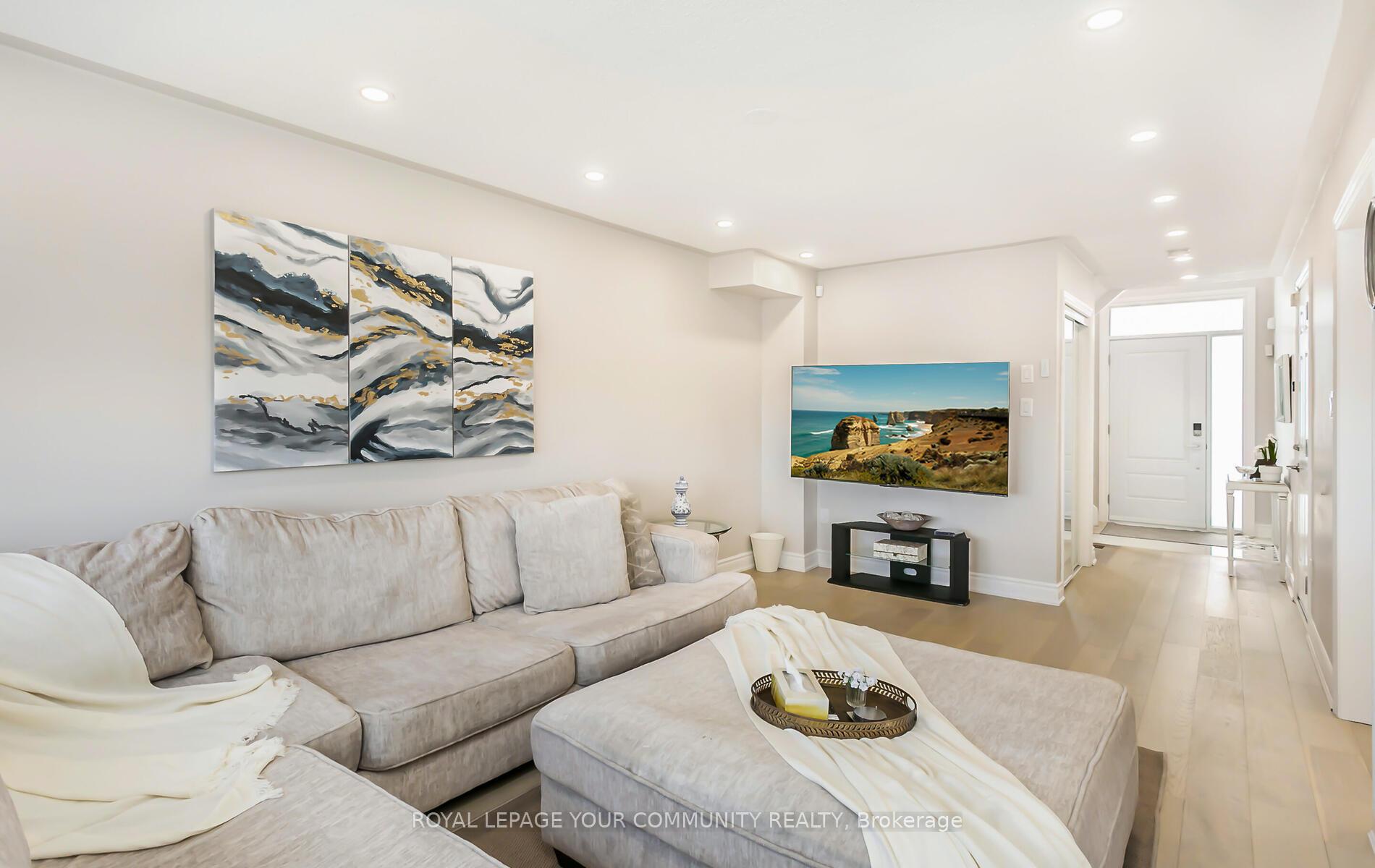 Photo 8 of 76 Beaverbrook Crescent, Vaughan, Rural Vaughan — HOMEH
