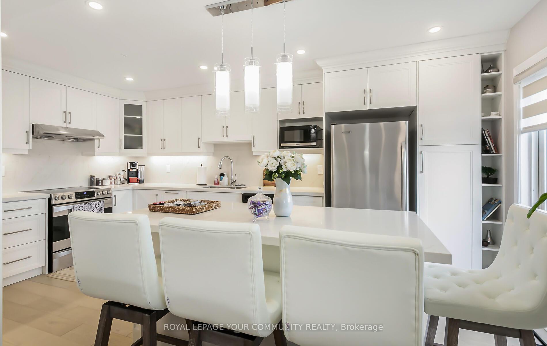 Photo 15 of 76 Beaverbrook Crescent, Vaughan, Rural Vaughan — HOMEH