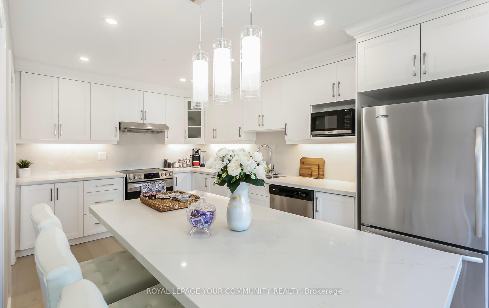 Photo 16 of 76 Beaverbrook Crescent, Vaughan, Rural Vaughan — HOMEH