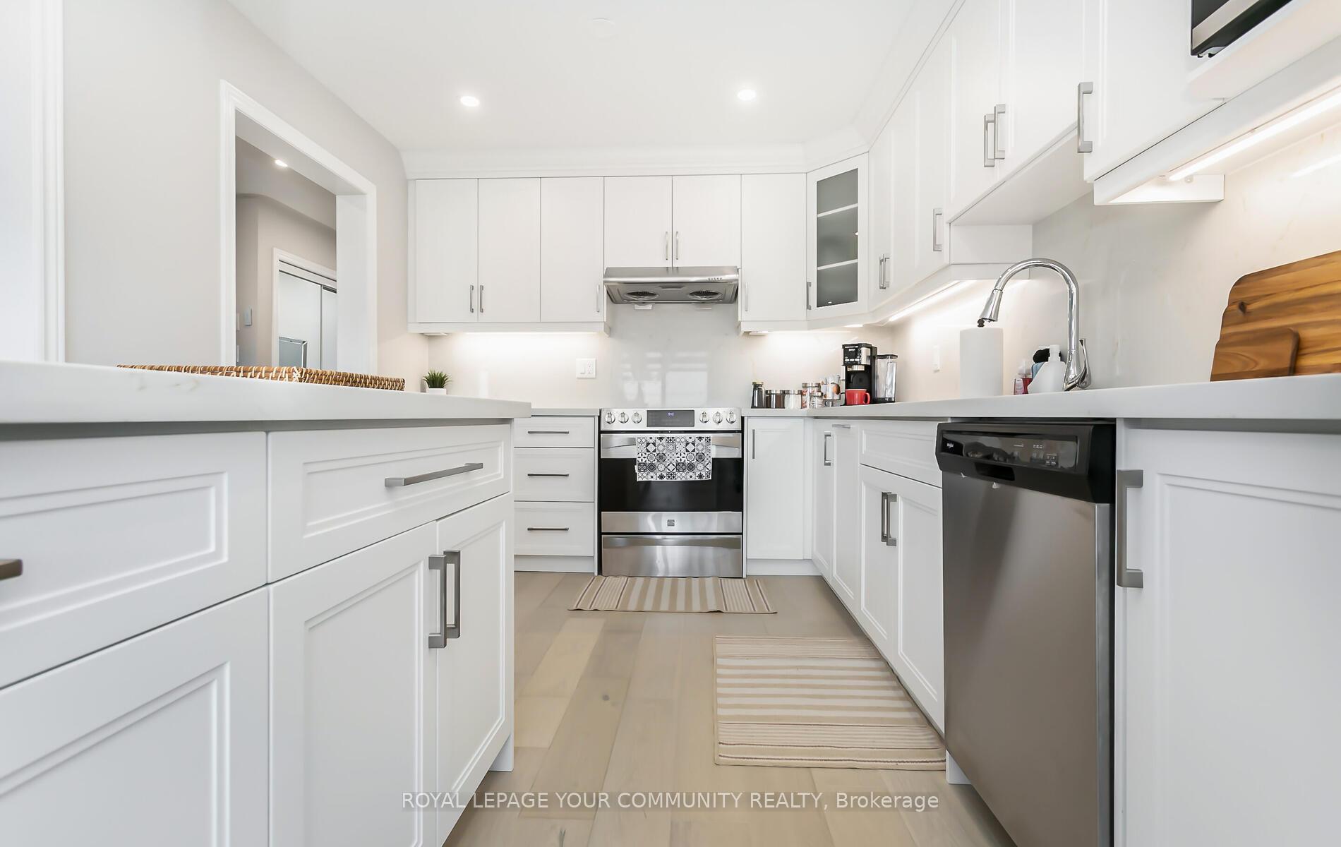 Photo 24 of 76 Beaverbrook Crescent, Vaughan, Rural Vaughan — HOMEH