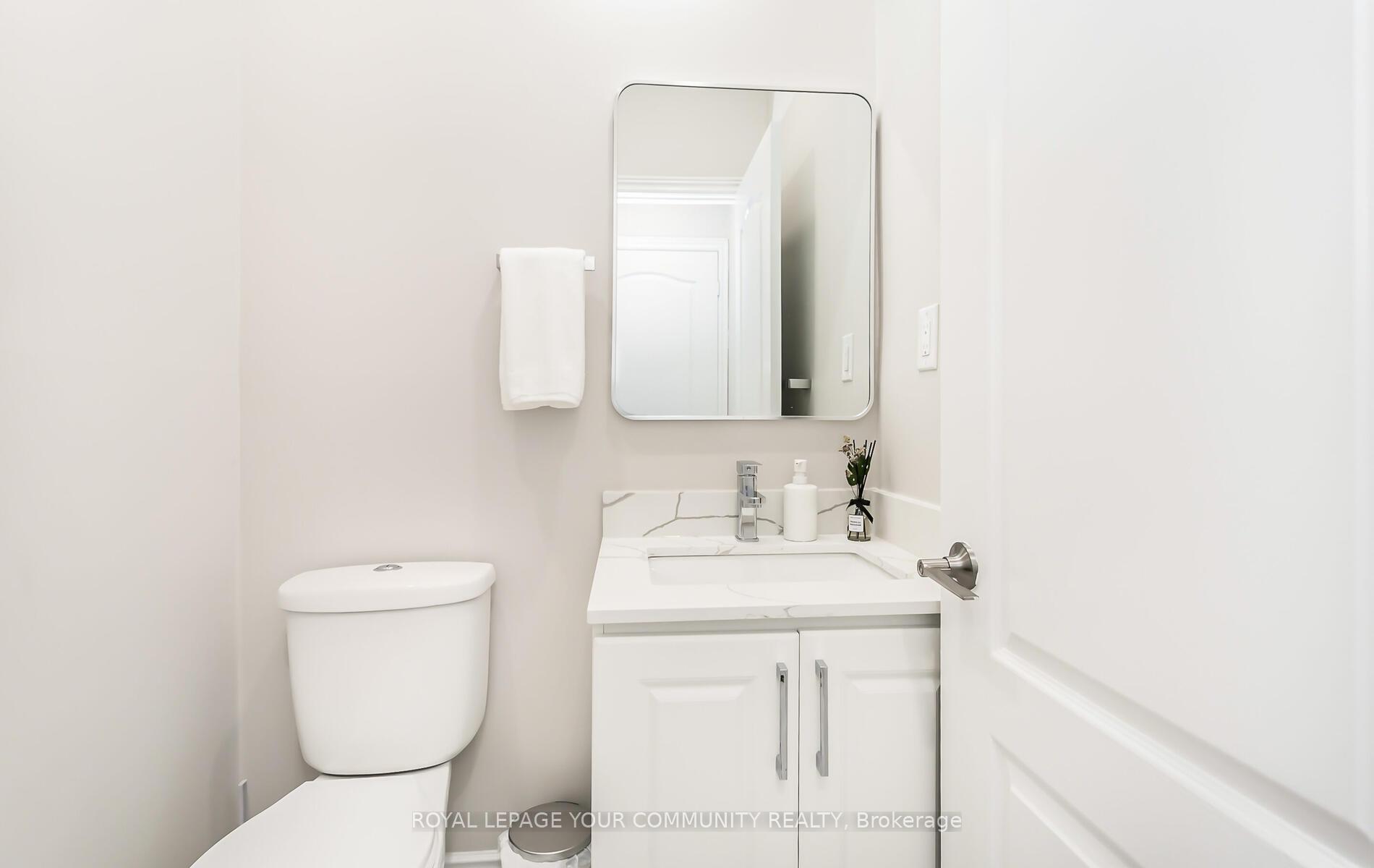 Photo 23 of 76 Beaverbrook Crescent, Vaughan, Rural Vaughan — HOMEH