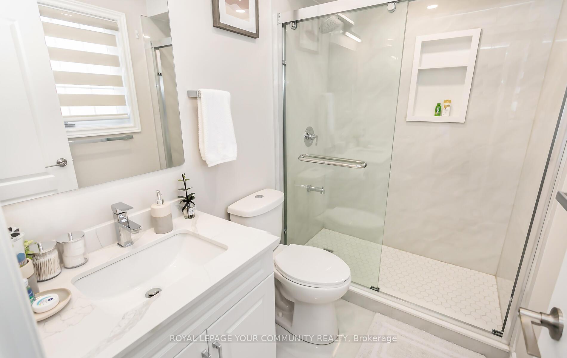 Photo 31 of 76 Beaverbrook Crescent, Vaughan, Rural Vaughan — HOMEH