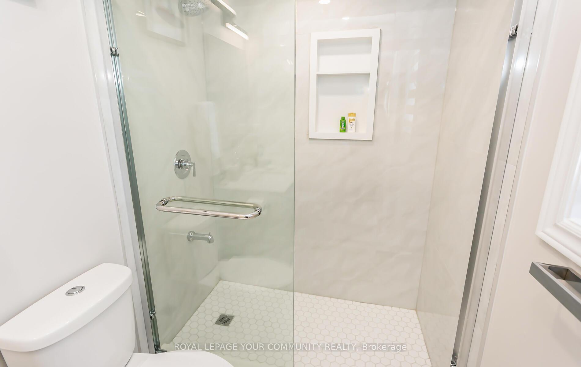 Photo 30 of 76 Beaverbrook Crescent, Vaughan, Rural Vaughan — HOMEH