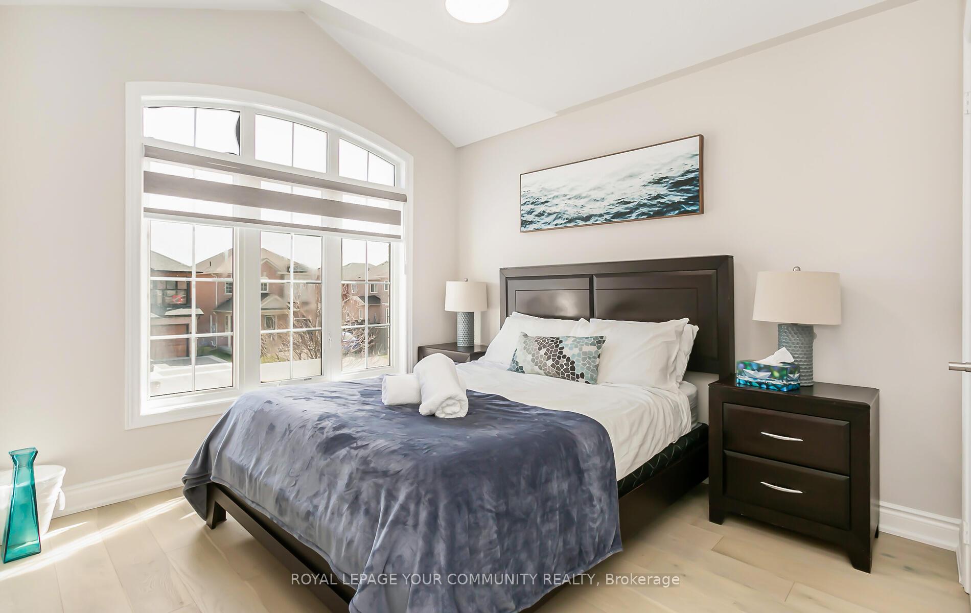 Photo 37 of 76 Beaverbrook Crescent, Vaughan, Rural Vaughan — HOMEH
