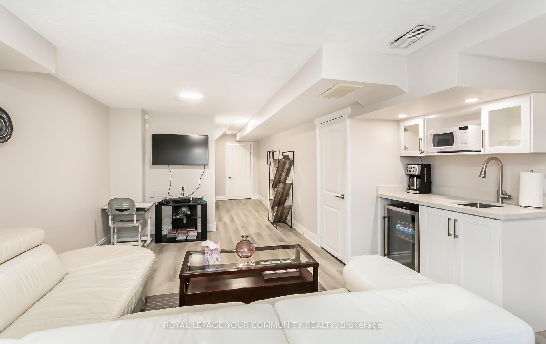Photo 41 of 76 Beaverbrook Crescent, Vaughan, Rural Vaughan — HOMEH