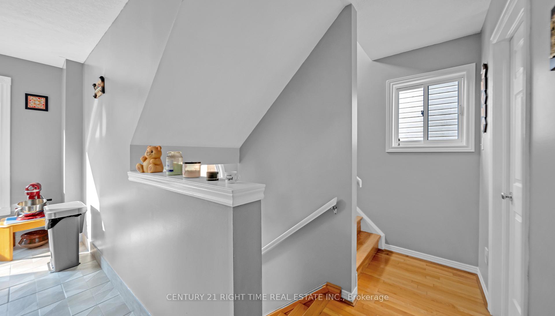 Photo 6 of 679 Keatswood Crescent, Waterloo — HOMEH