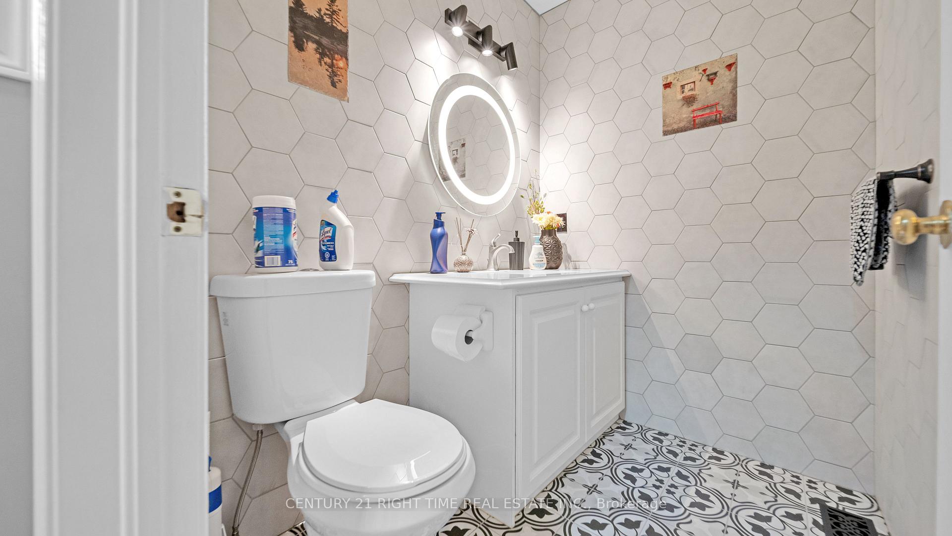 Photo 17 of 679 Keatswood Crescent, Waterloo — HOMEH