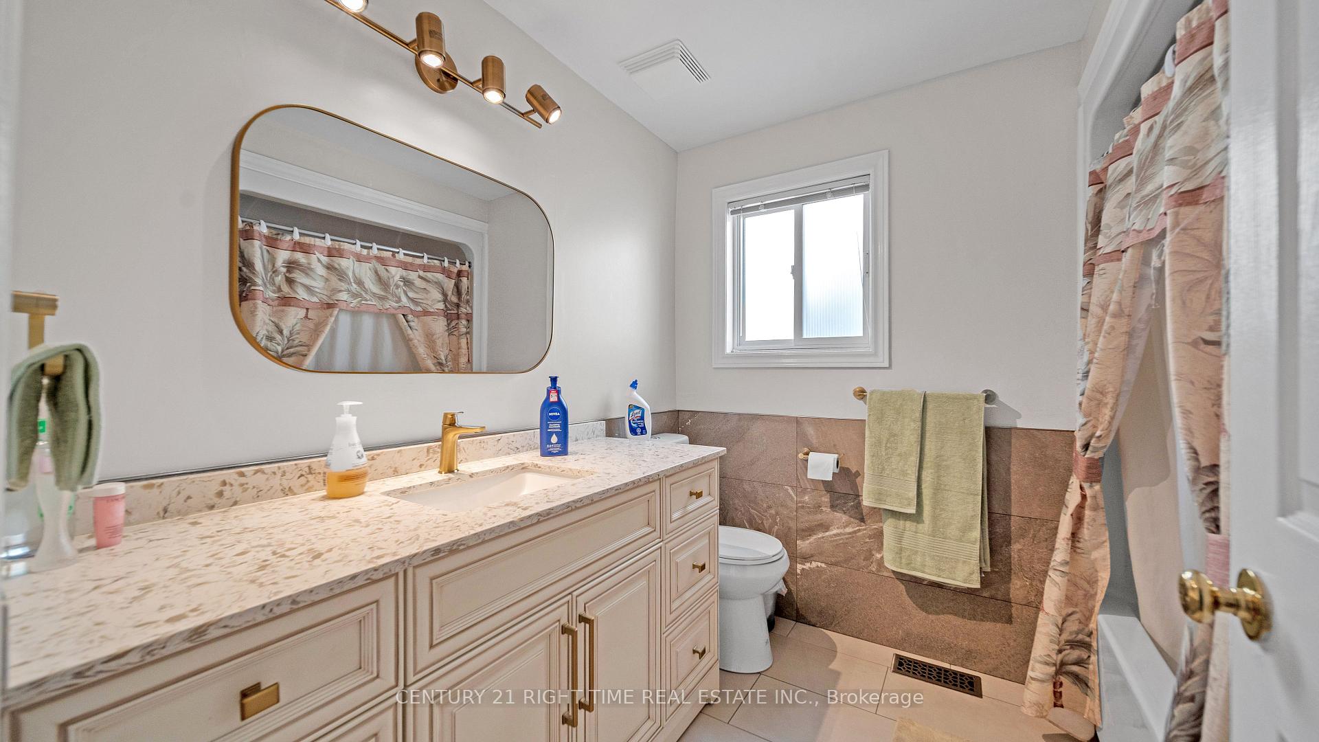Photo 23 of 679 Keatswood Crescent, Waterloo — HOMEH