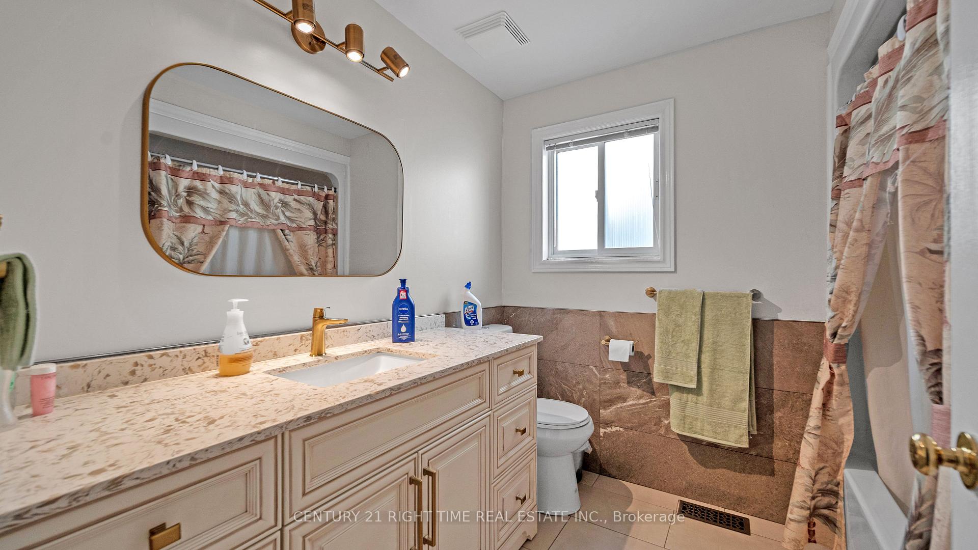 Photo 24 of 679 Keatswood Crescent, Waterloo — HOMEH