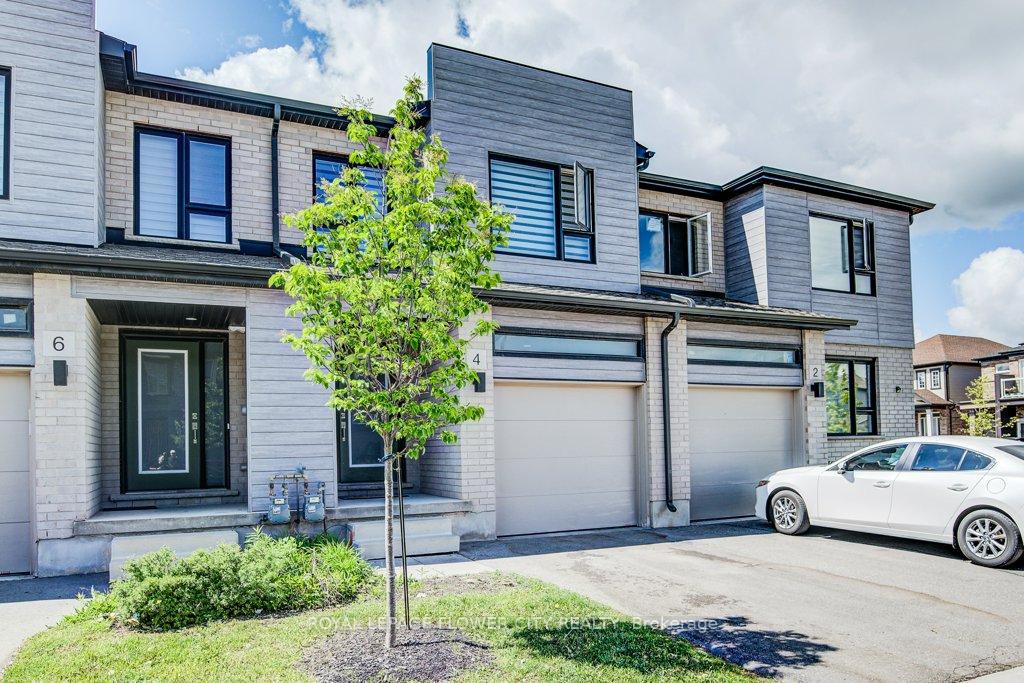 Photo 7 of 4 Pony Way, Kitchener — HOMEH