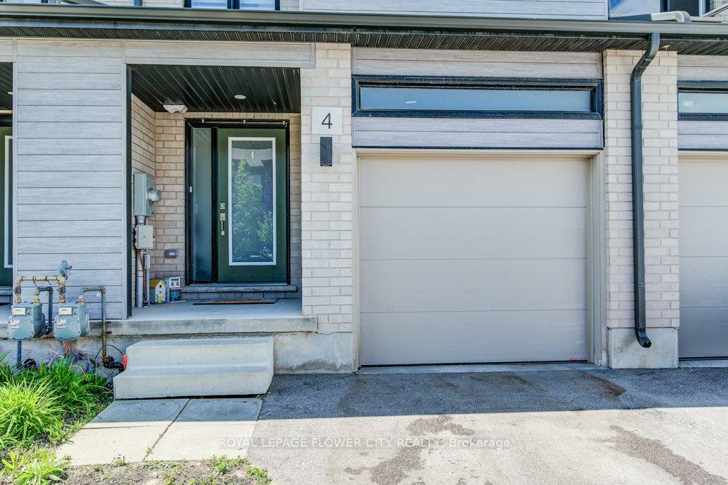 Photo 17 of 4 Pony Way, Kitchener — HOMEH