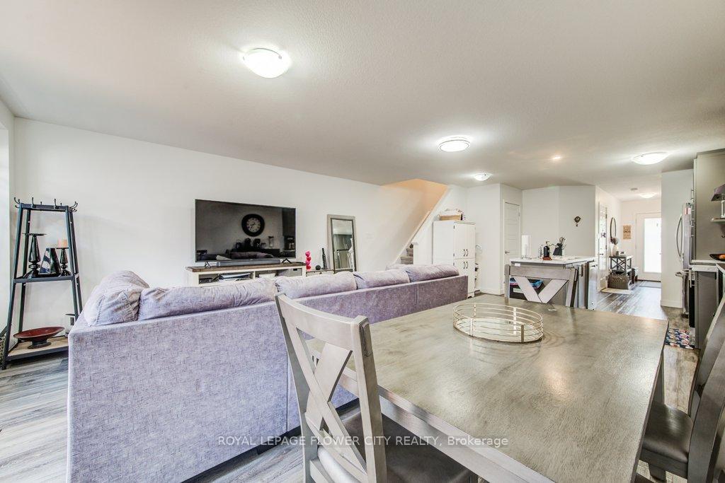 Photo 15 of 4 Pony Way, Kitchener — HOMEH