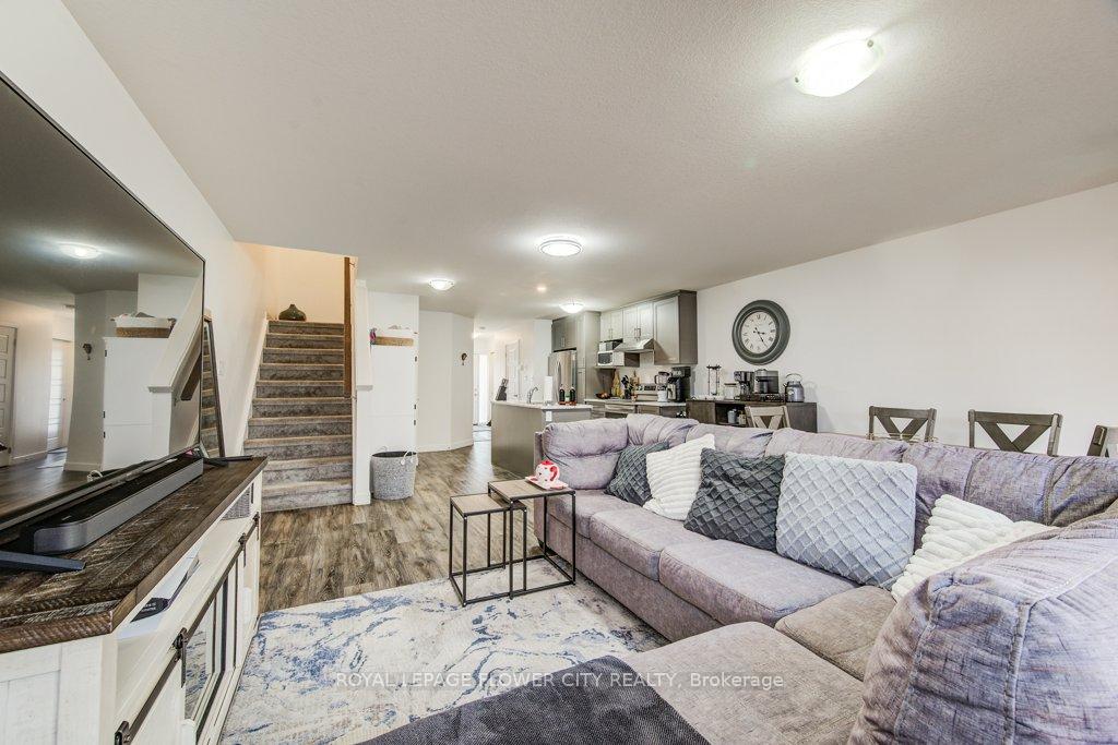 Photo 20 of 4 Pony Way, Kitchener — HOMEH