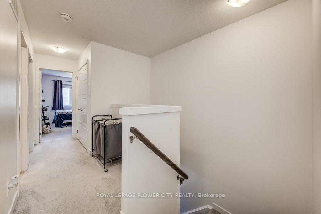 Photo 19 of 4 Pony Way, Kitchener — HOMEH
