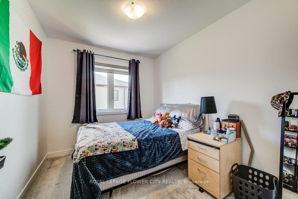 Photo 18 of 4 Pony Way, Kitchener — HOMEH