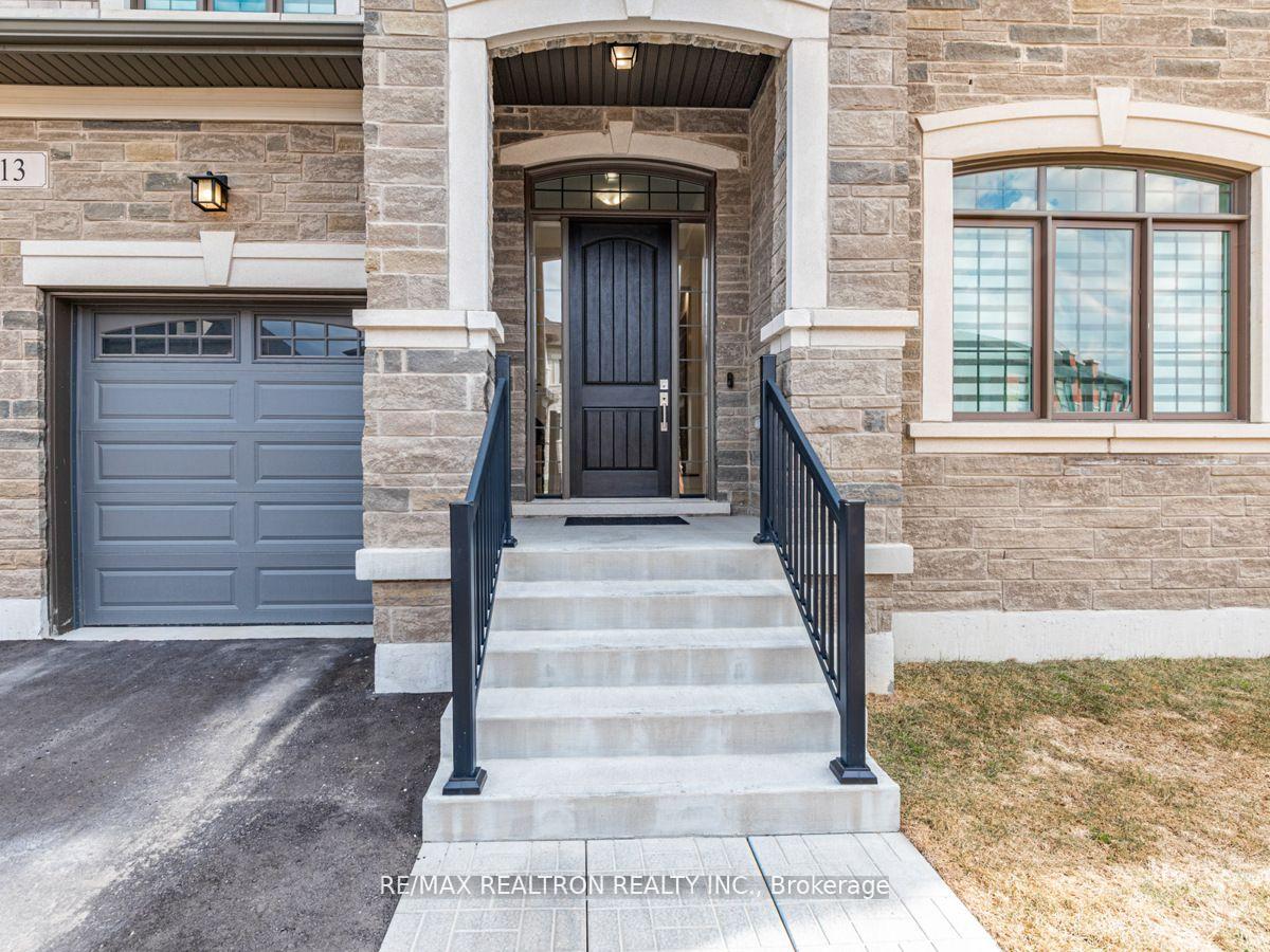 Photo 5 of 13 Winthrop Crescent, Vaughan, Vellore Village — HOMEH