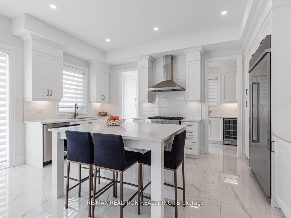 Photo 10 of 13 Winthrop Crescent, Vaughan, Vellore Village — HOMEH