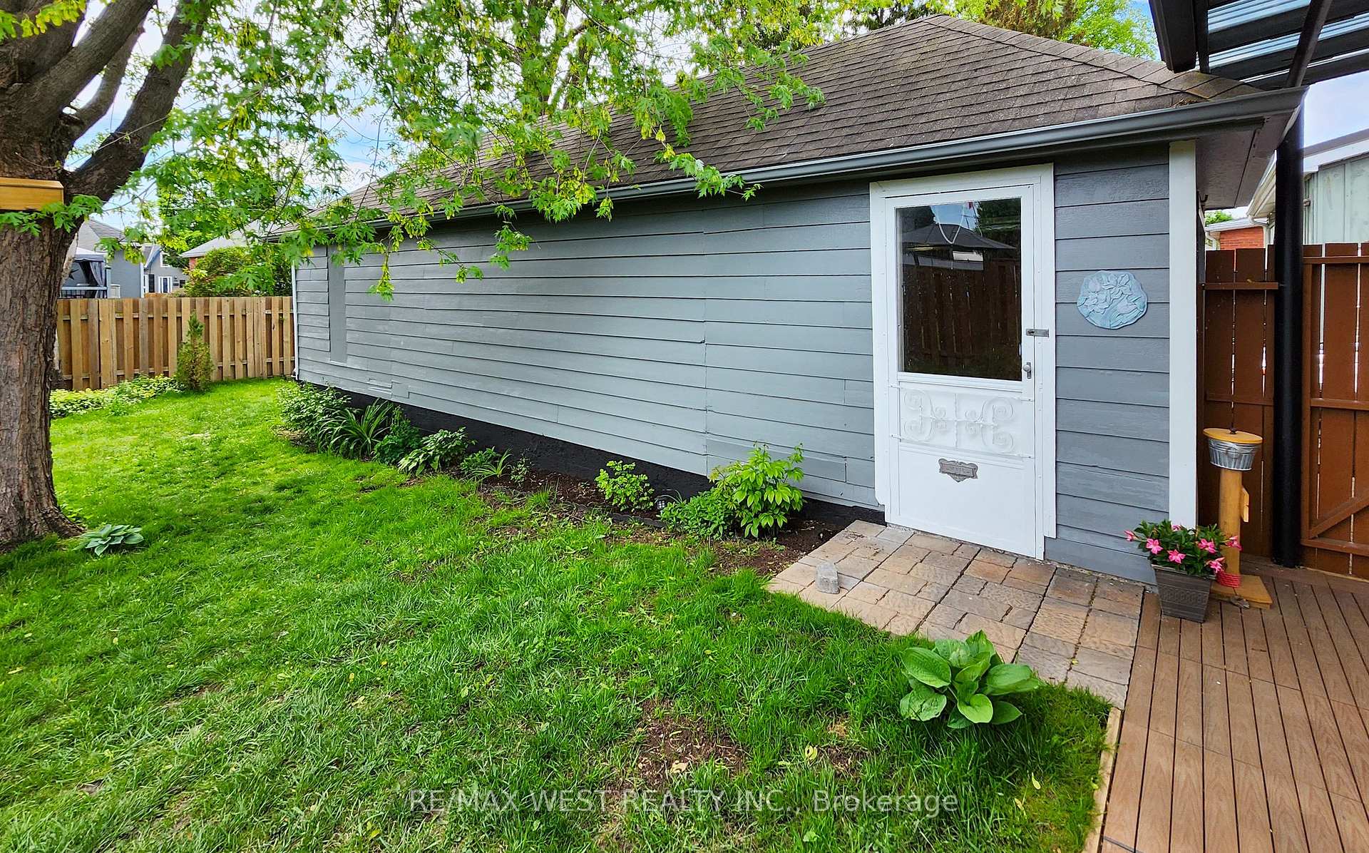 Photo 36 of 90 Strathcona Avenue, Brantford — HOMEH