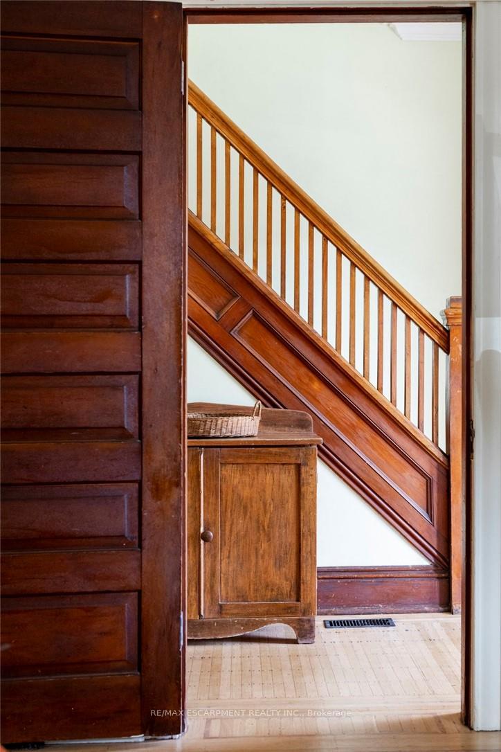 Photo 10 of 24 Hyde Park Avenue, Hamilton, Kirkendall — HOMEH