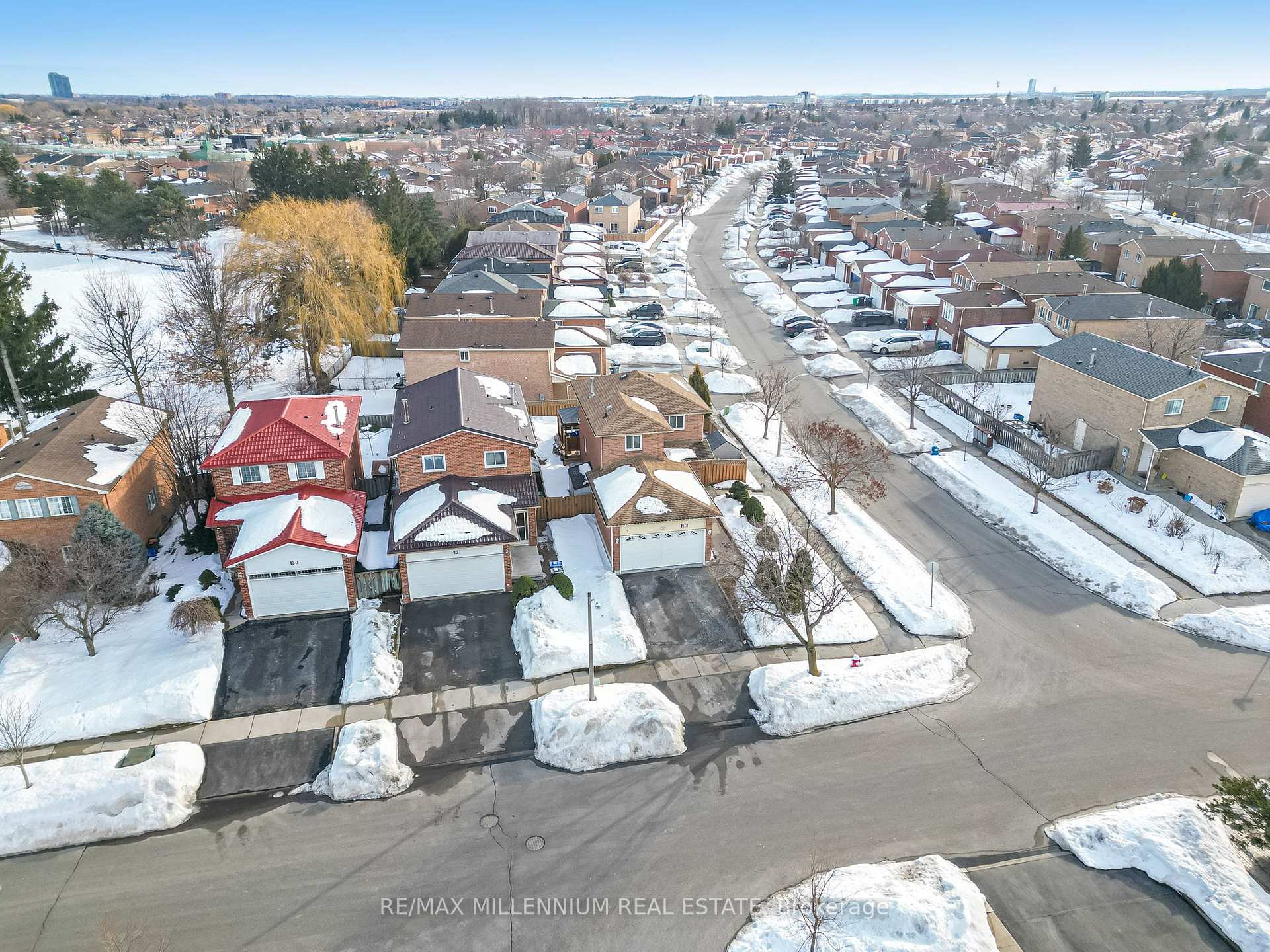Photo 1 of 20 Whitehaven Drive, Brampton, Heart Lake West — HOMEH