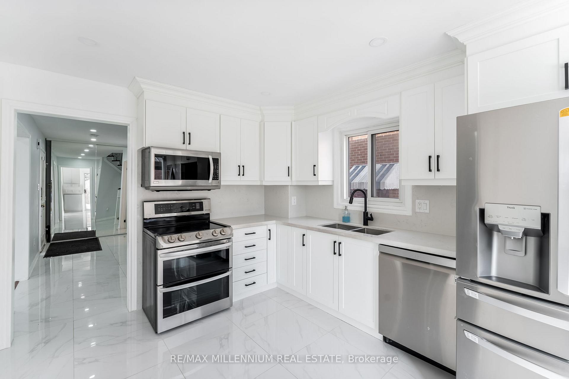 Photo 12 of 20 Whitehaven Drive, Brampton, Heart Lake West — HOMEH