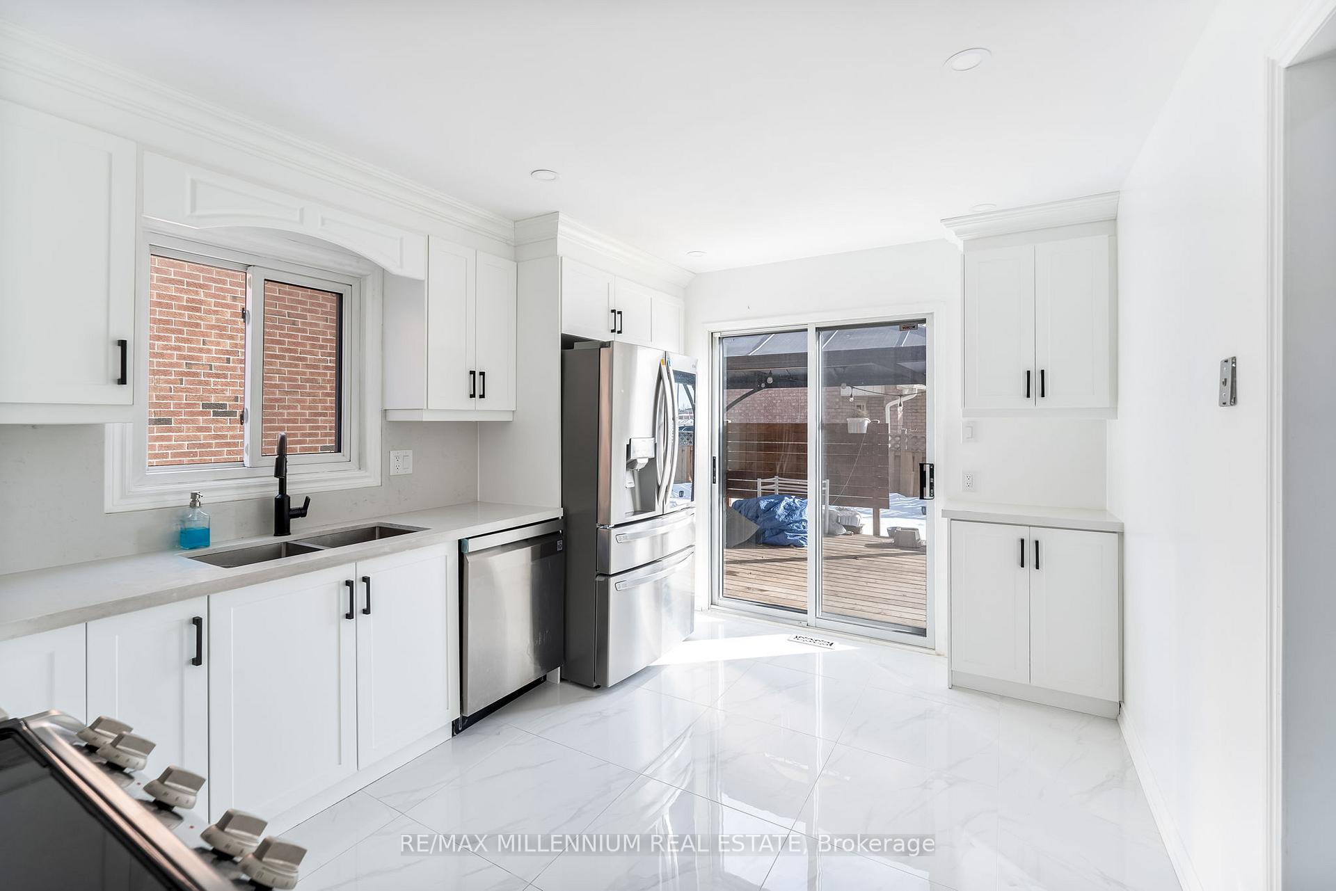 Photo 14 of 20 Whitehaven Drive, Brampton, Heart Lake West — HOMEH