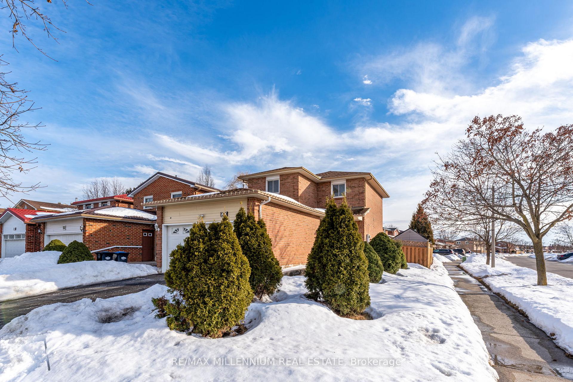 Photo 17 of 20 Whitehaven Drive, Brampton, Heart Lake West — HOMEH