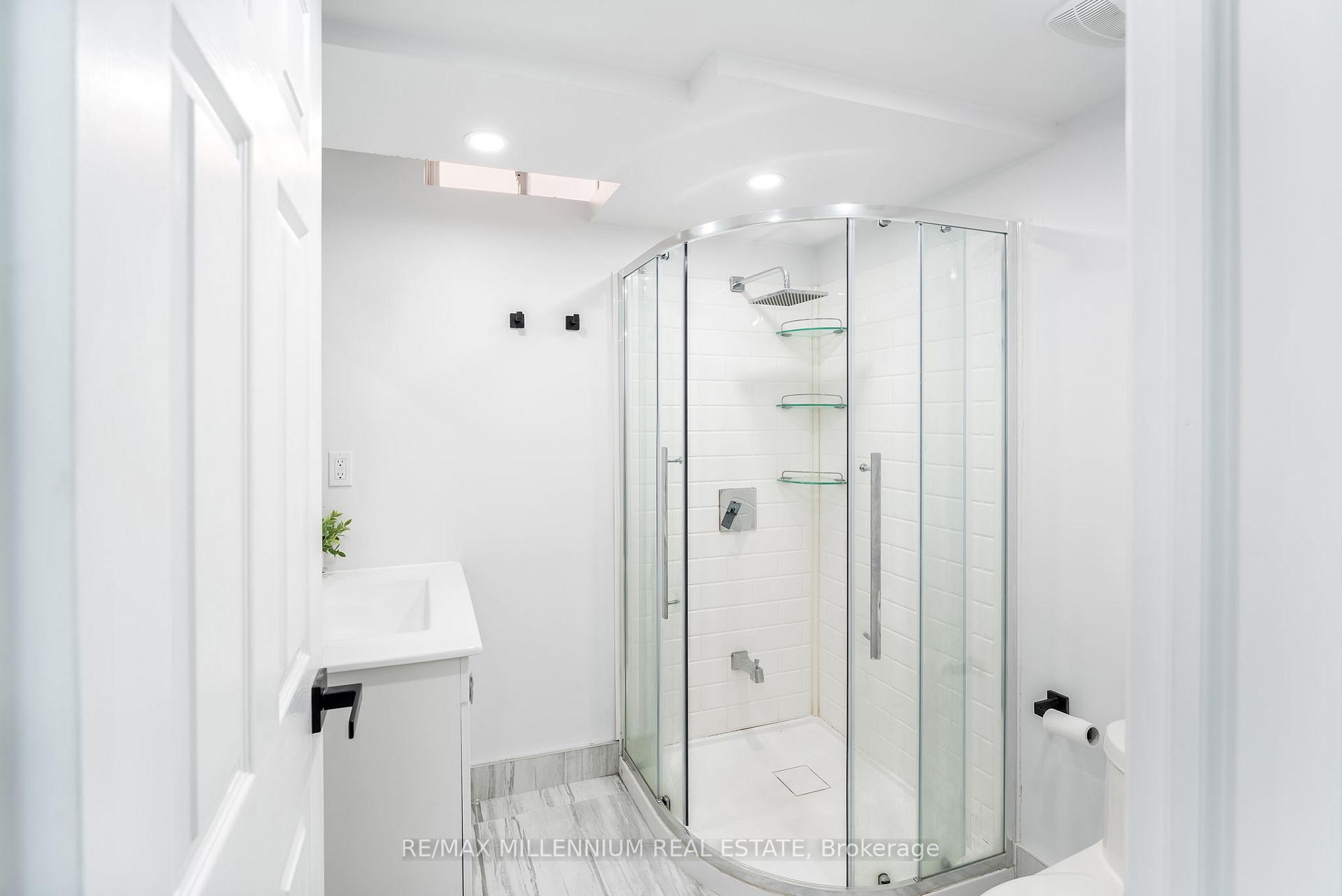 Photo 34 of 20 Whitehaven Drive, Brampton, Heart Lake West — HOMEH