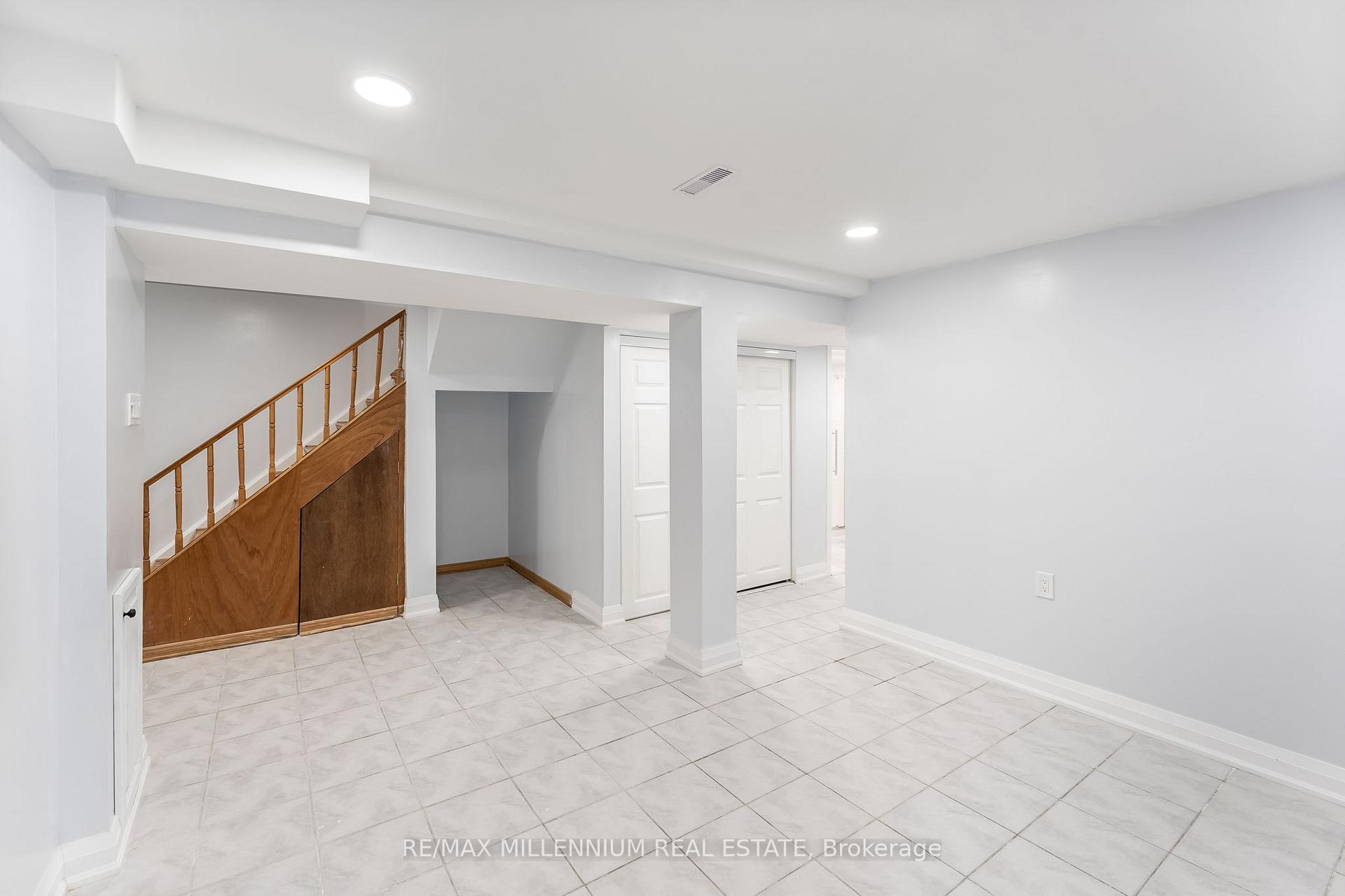 Photo 37 of 20 Whitehaven Drive, Brampton, Heart Lake West — HOMEH