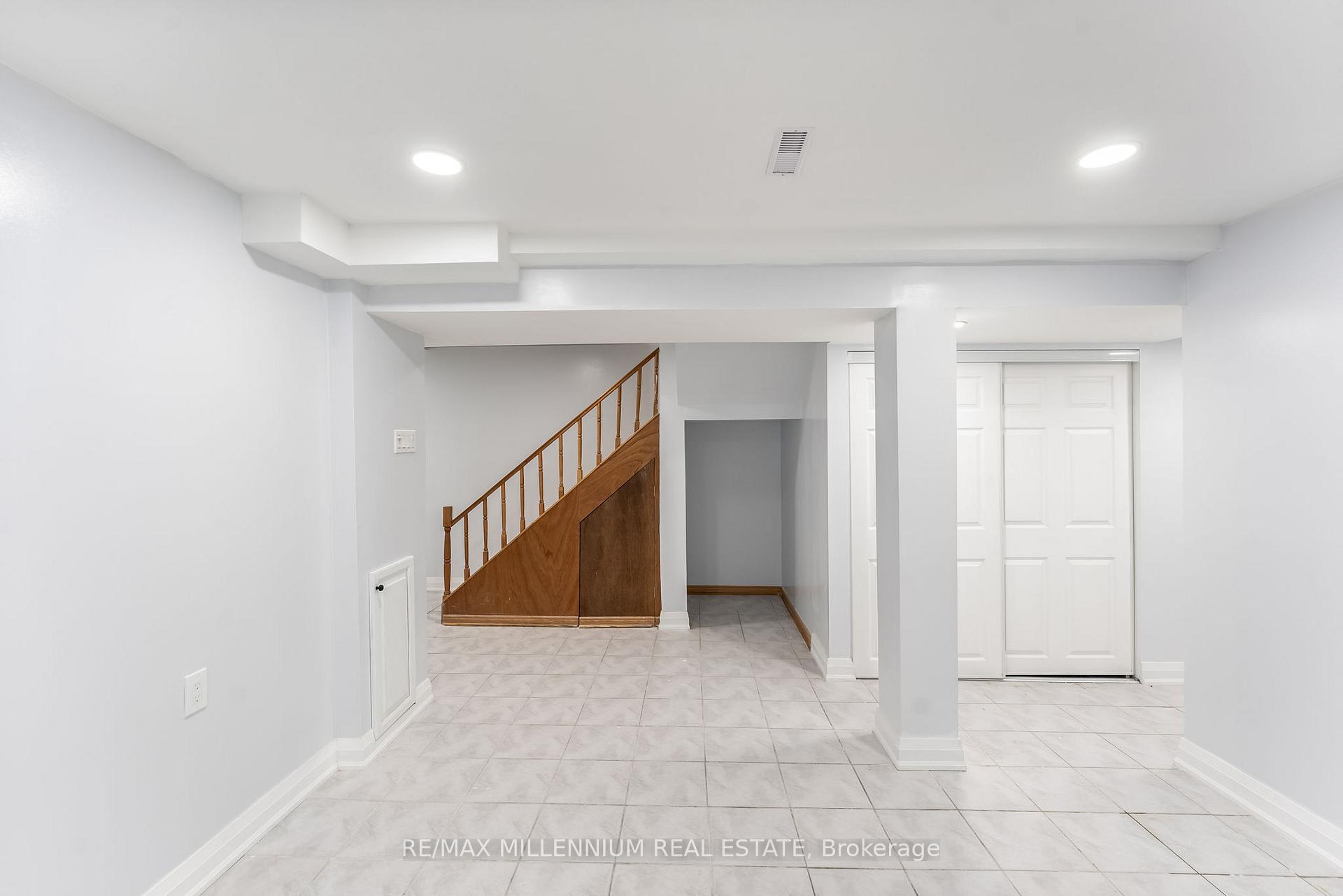 Photo 35 of 20 Whitehaven Drive, Brampton, Heart Lake West — HOMEH