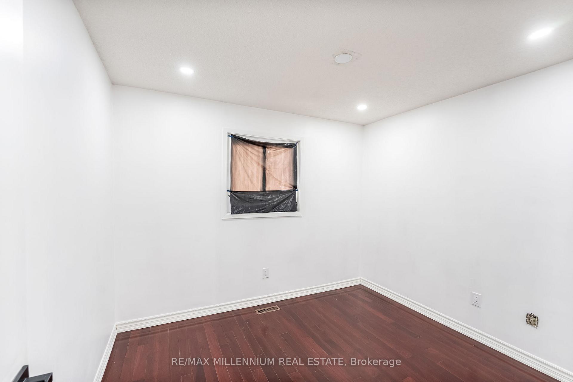 Photo 41 of 20 Whitehaven Drive, Brampton, Heart Lake West — HOMEH
