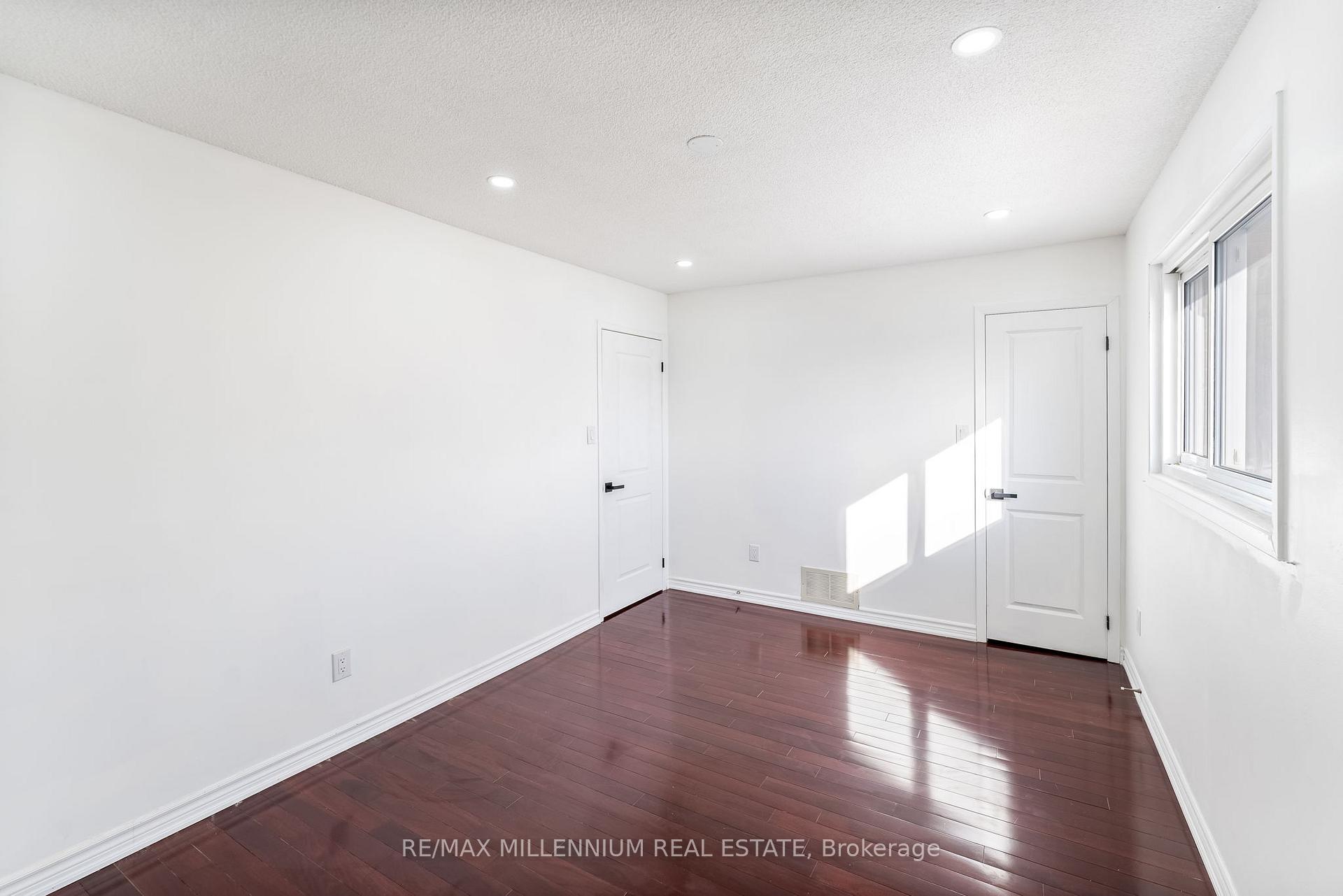 Photo 45 of 20 Whitehaven Drive, Brampton, Heart Lake West — HOMEH