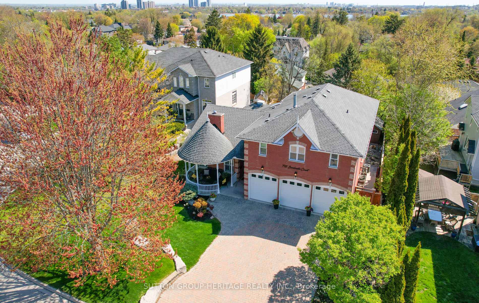 Photo 2 of 716 Sandcastle Court, Pickering, West Shore — HOMEH
