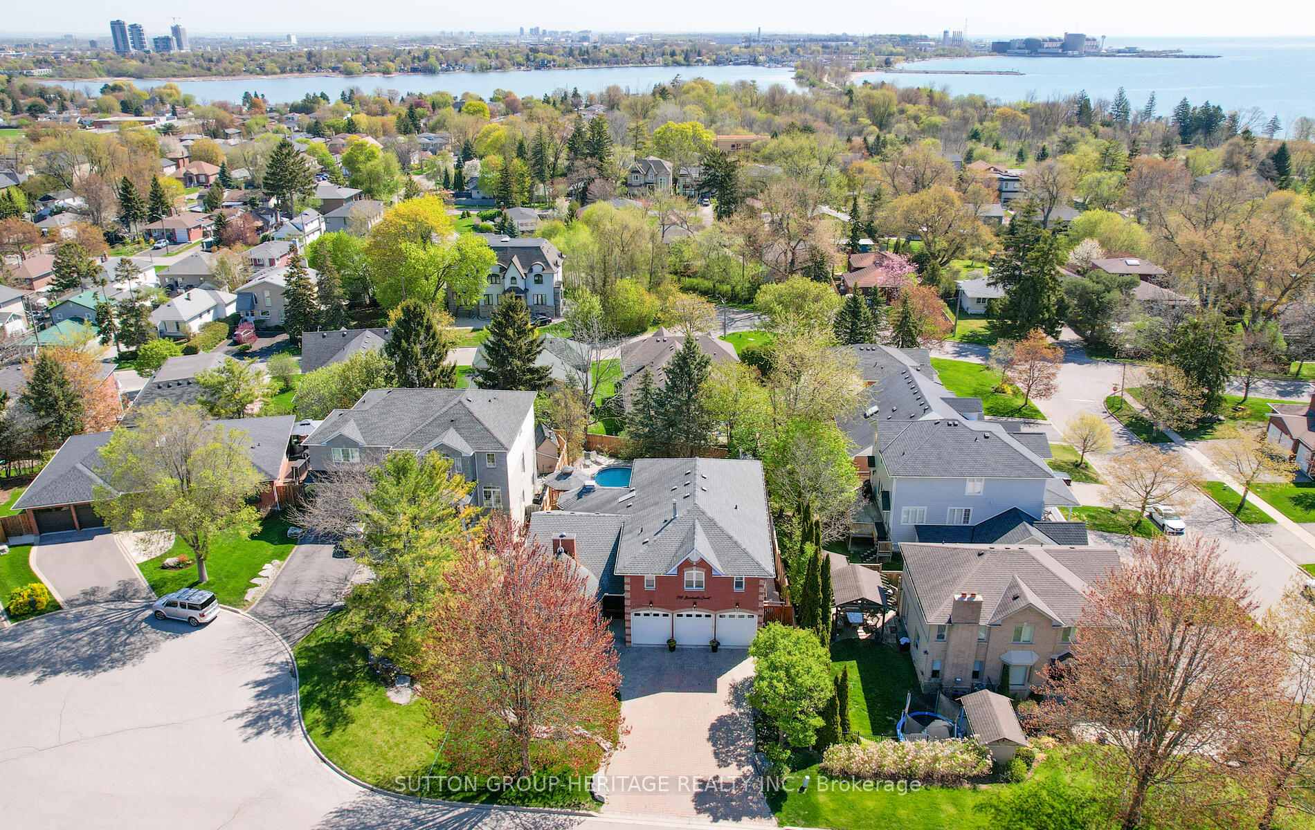 Photo 32 of 716 Sandcastle Court, Pickering, West Shore — HOMEH