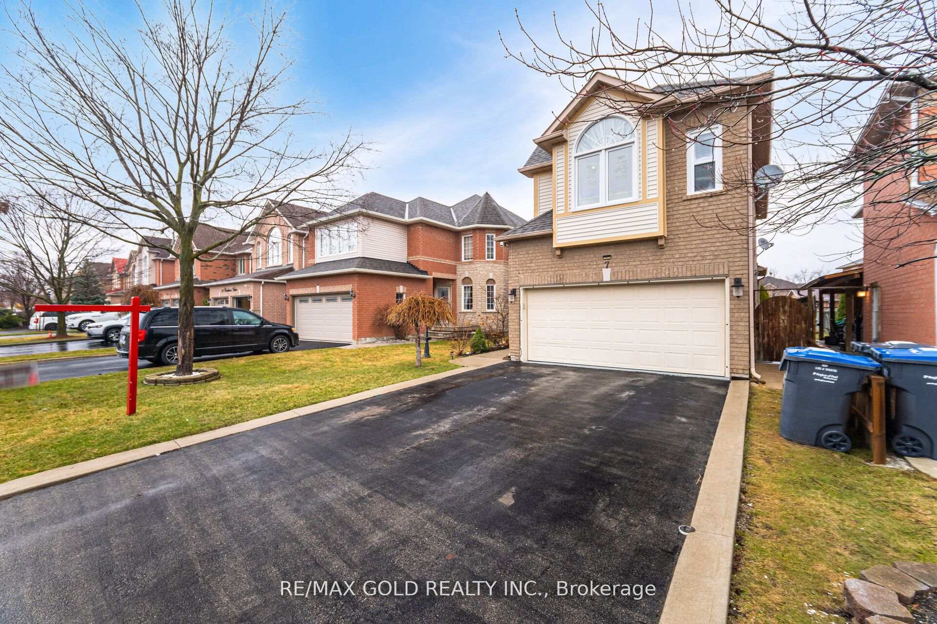 Photo 5 of 7 Creekwood Drive, Brampton, Snelgrove — HOMEH