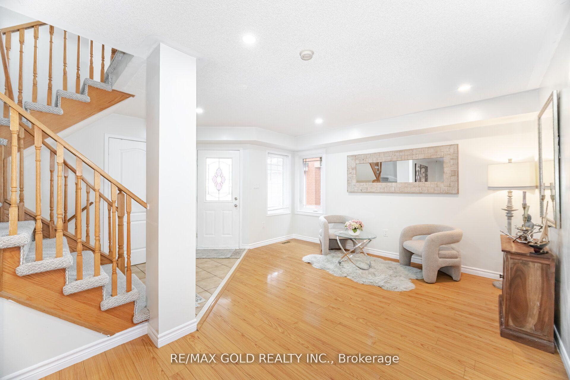 Photo 4 of 7 Creekwood Drive, Brampton, Snelgrove — HOMEH