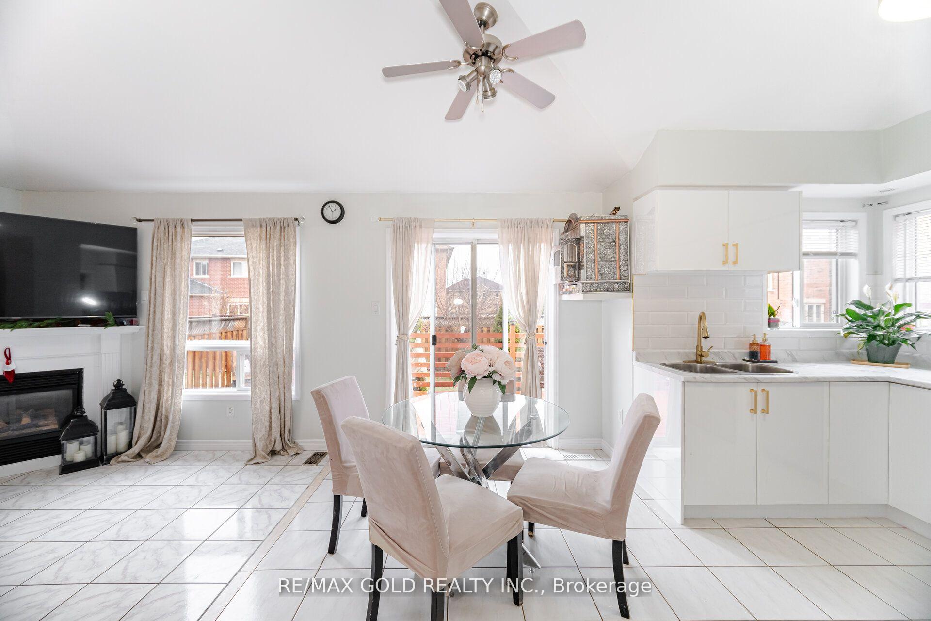 Photo 12 of 7 Creekwood Drive, Brampton, Snelgrove — HOMEH
