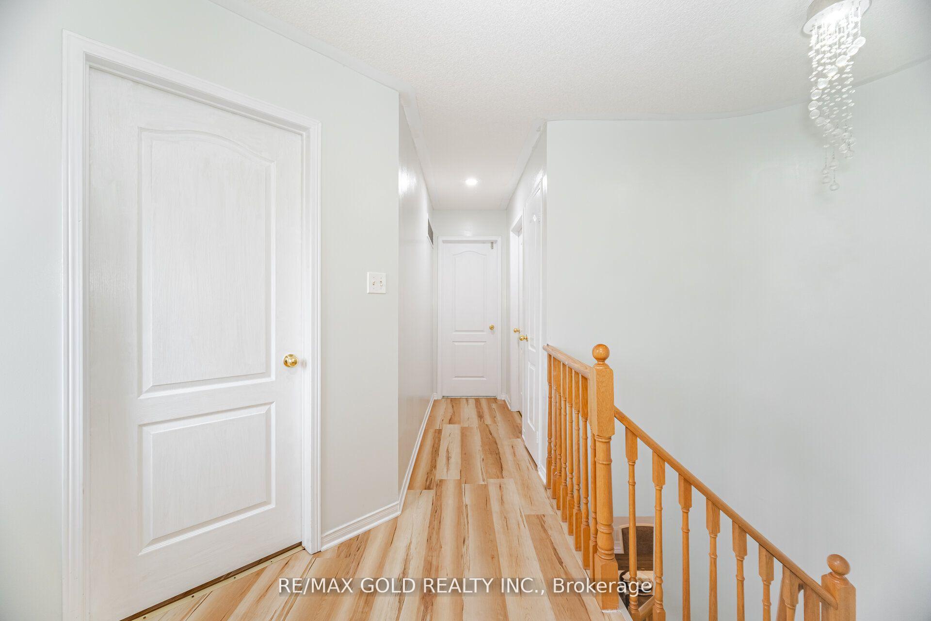 Photo 23 of 7 Creekwood Drive, Brampton, Snelgrove — HOMEH