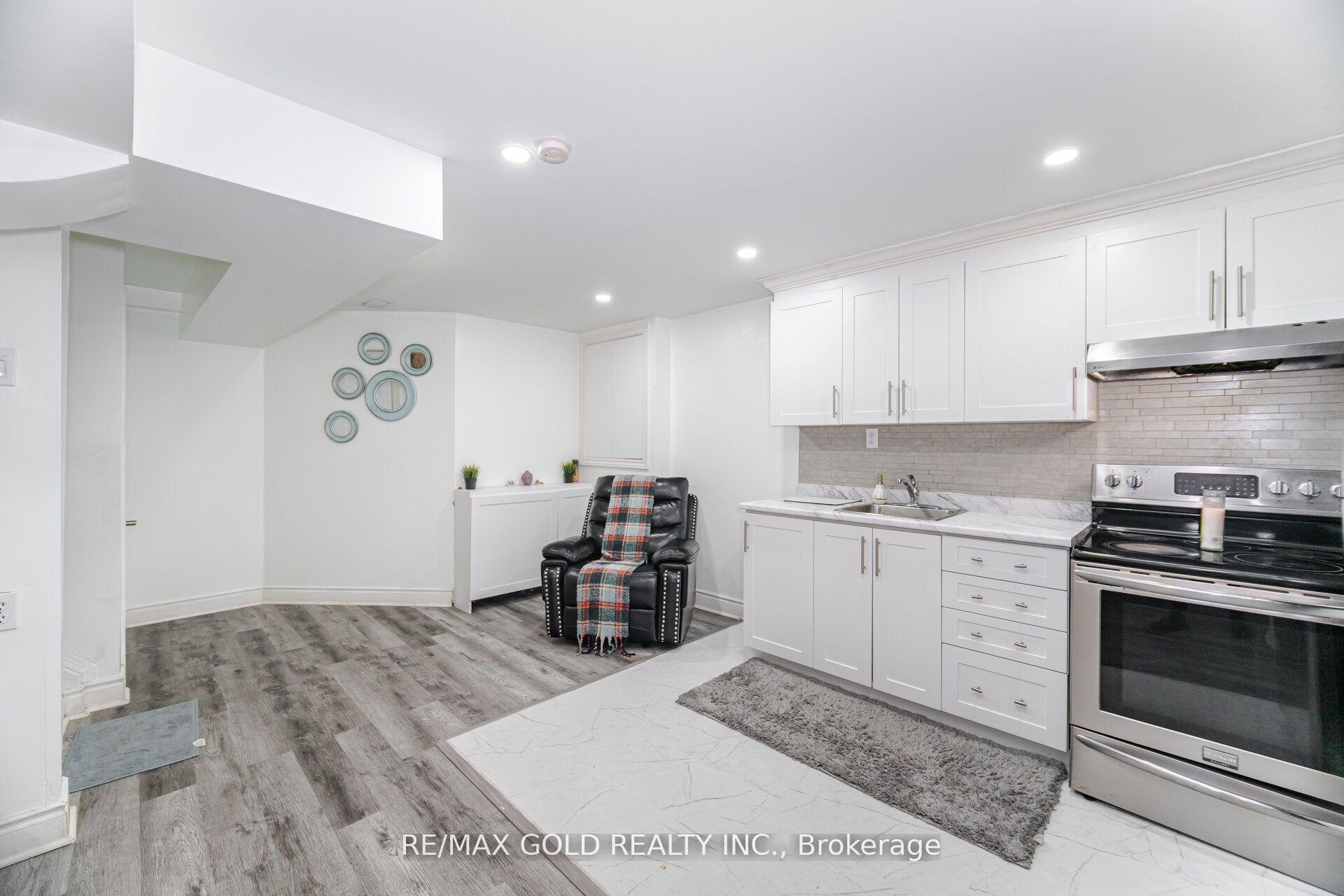 Photo 35 of 7 Creekwood Drive, Brampton, Snelgrove — HOMEH