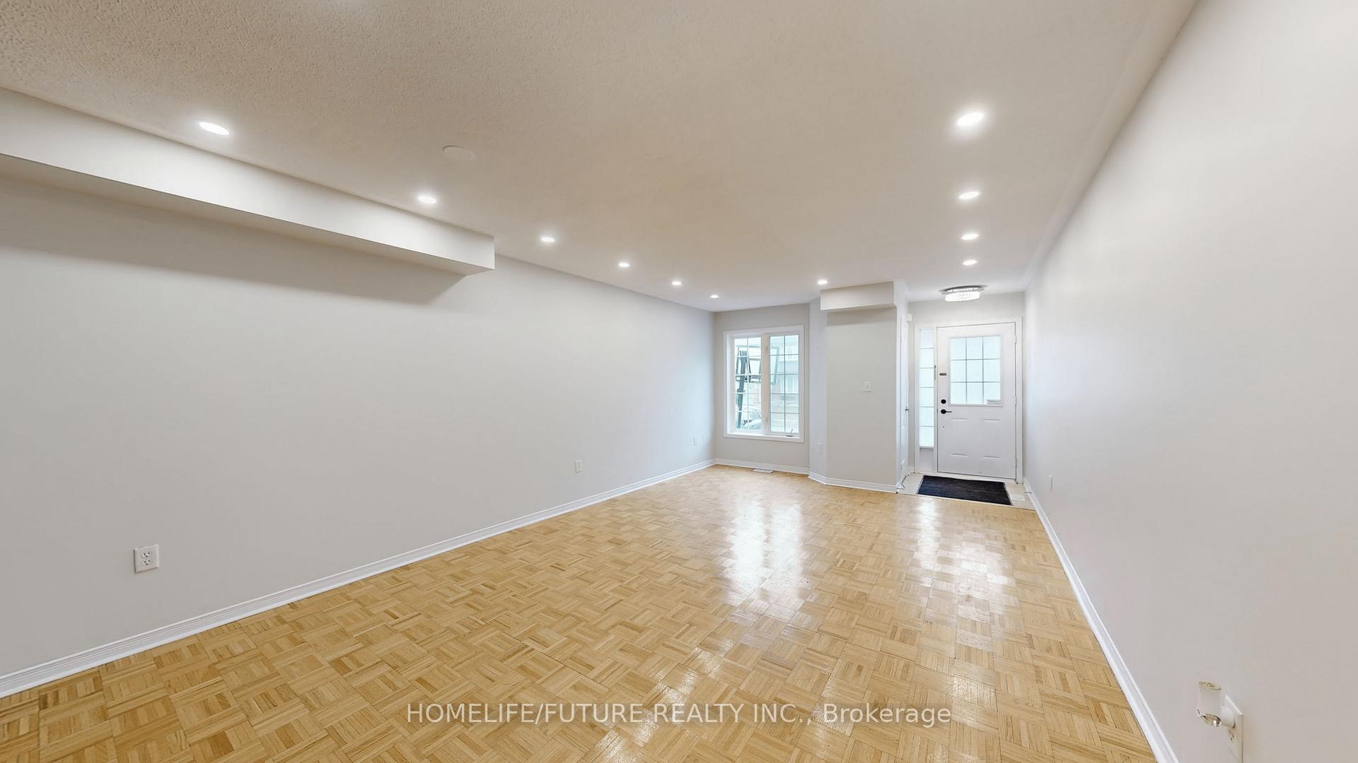 Photo 2 of 10 Quailvalley Drive, Brampton, Sandringham-Wellington — HOMEH