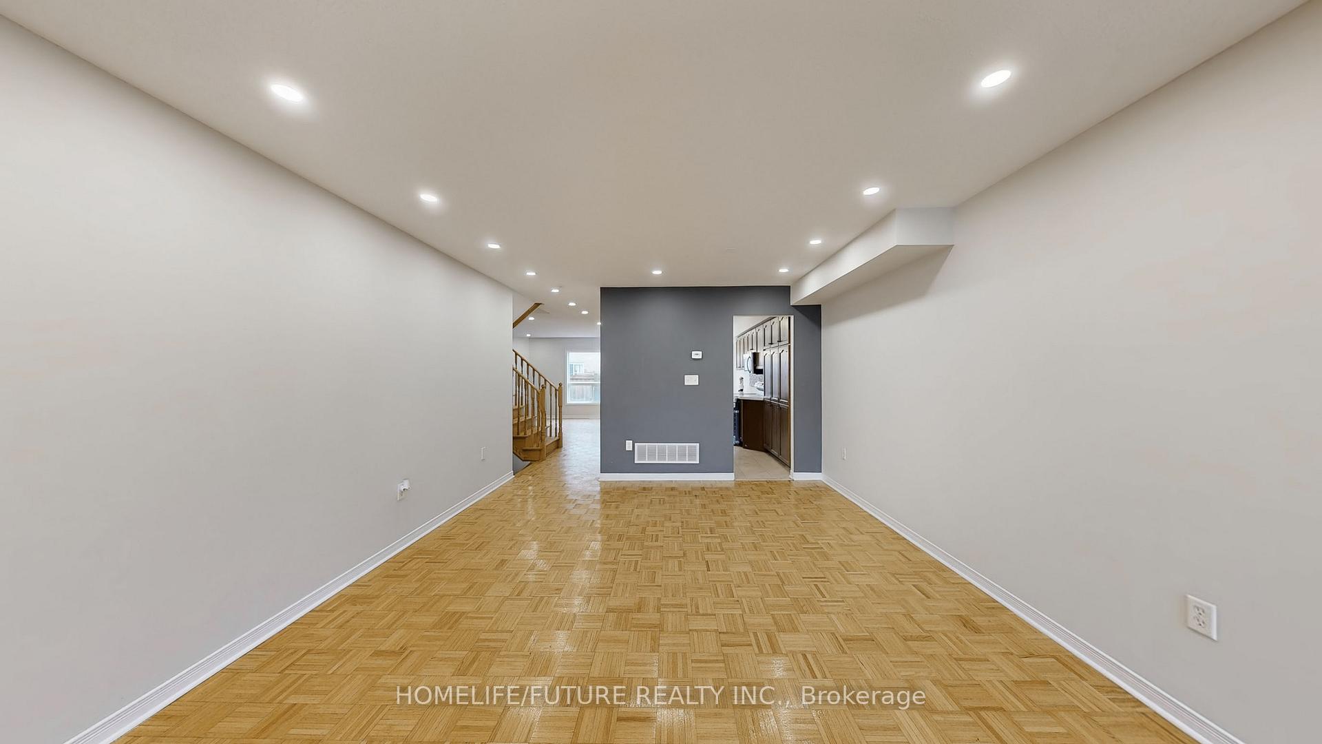 Photo 3 of 10 Quailvalley Drive, Brampton, Sandringham-Wellington — HOMEH