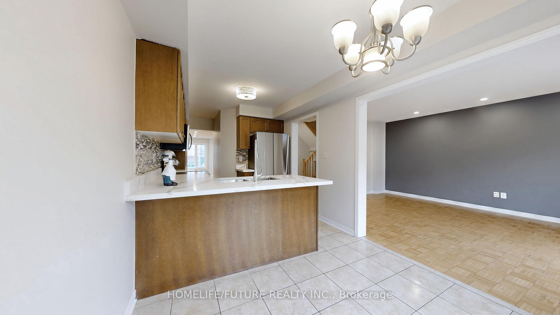 Photo 10 of 10 Quailvalley Drive, Brampton, Sandringham-Wellington — HOMEH