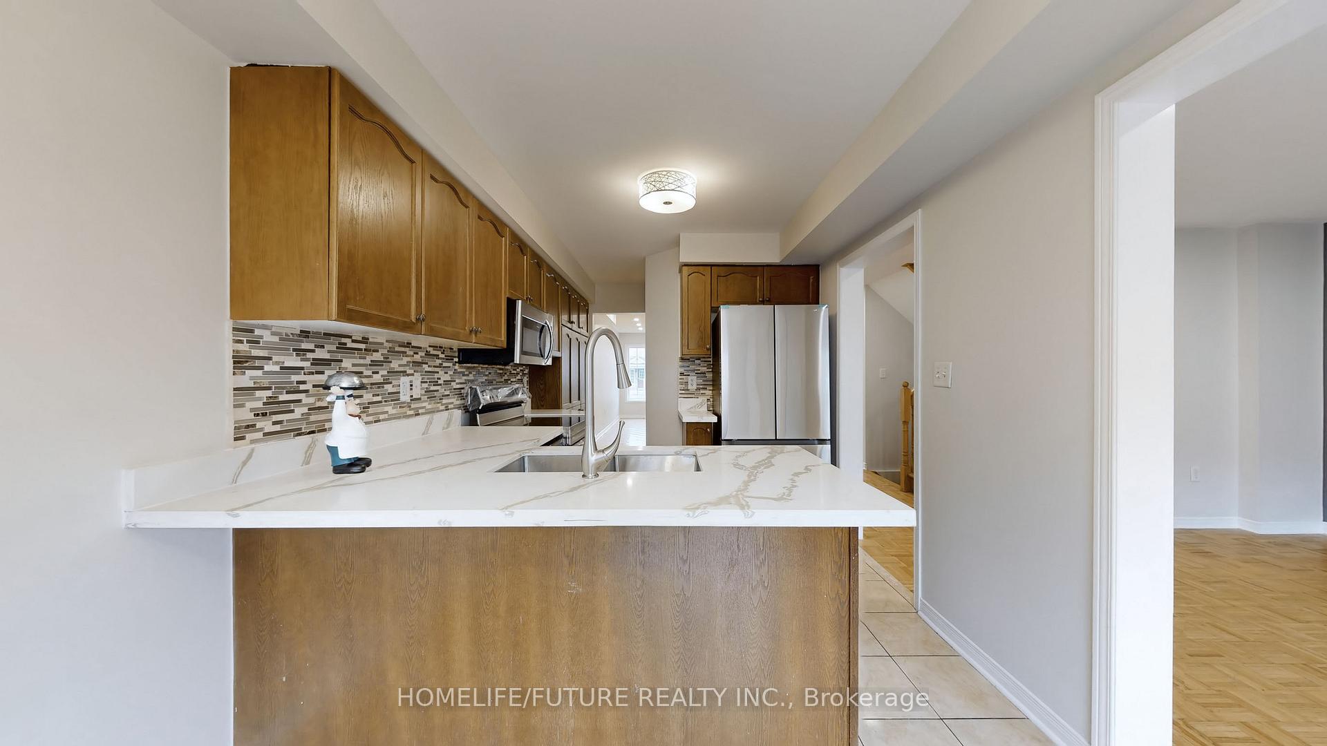 Photo 7 of 10 Quailvalley Drive, Brampton, Sandringham-Wellington — HOMEH